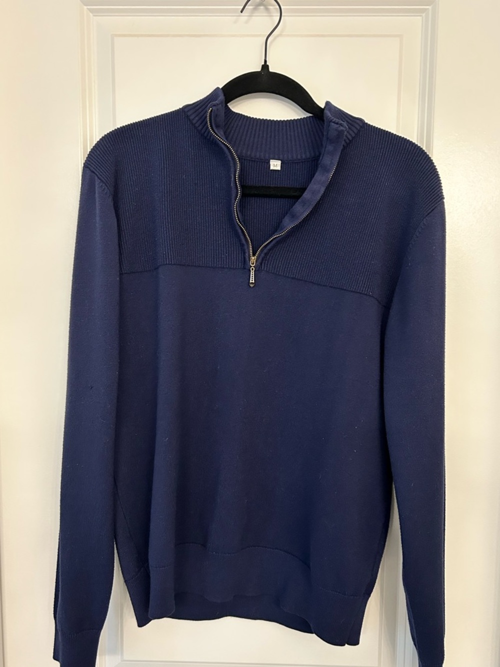 Men’s Navy Quarter Zip Mock Neck Sweater Size M